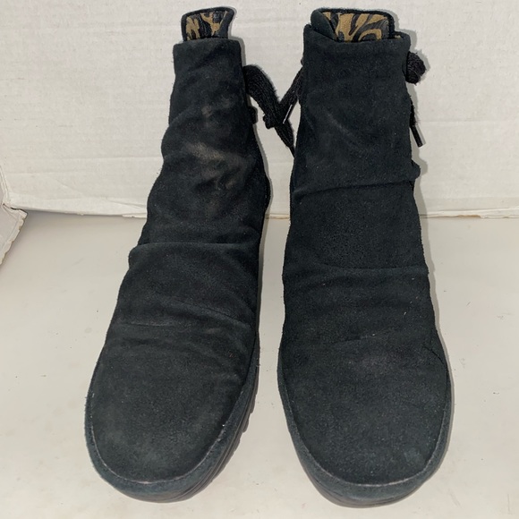 Fly London Suede Wedge Booties  With Lace Up Back Black Sz 38 7 - Picture 3 of 11